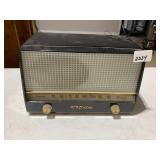 RCA VICTOR MODEL 4-X-641 TABLE RADIO, BLACK