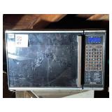 KENMORE SOLID STATE MICROWAVE OVEN, DIGITAL