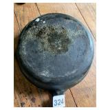 WAGNER CAST IRON SKILLET, ROUND, INTEGRATED