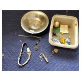 STAINLESS STEEL BOWL, BRAIDED LEATHER COLLAR,