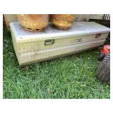 DIAMOND PLATE ALUMINUM TRUCK TOOL BOX, LOCKING