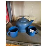 CINSA ENAMELWARE KETTLE W/ LID, TWO MATCHING