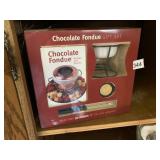CHOCOLATE FONDUE GIFT SET, INCLUDES CERAMIC POT,