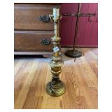 BRASS TABLE LAMP, TURNED COLUMN BASE, STEPPED