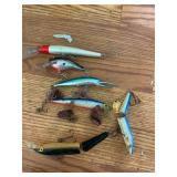 ASSORTED FISHING LURES, INCLUDES PLASTIC PLUGS,