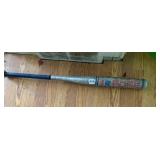 EASTON EDGE SOFTBALL BAT, OFFICIAL SOFTBALL