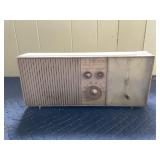 EMERSON LIFELINE I TUBE RADIO, MODEL 31L03, CLOCK