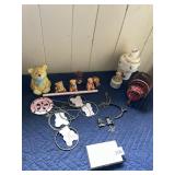 ASSORTED BEAR-THEMED COLLECTIBLES, CERAMIC
