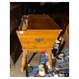 WOOD END STAND, HINGED LID, SPINDLE SIDES,