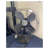 EMERSON ELECTRIC 10 INCH OSCILLATING DESK FAN,