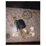ASSORTED COLLECTIBLES, INCLUDES ORNATE METAL