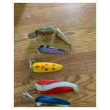 ASSORTED FISHING LURES, INCLUDES JOINTED PLUGS,