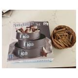 ROBINSON DESIGN GROUP SPRINGFORM PAN SET,