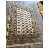 HAND-KNOTTED WOOL PILE AREA RUG, CREAM FIELD W/