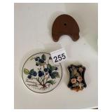 CERAMIC TRIVET W/ VACCINIUM MYRTILLUS BOTANICAL