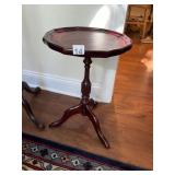 BOMBAY COMPANY ACCENT TABLE, OCTAGONAL TOP, FAUX