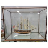 H.M.S. ENDEAVOR MODEL TALL SHIP - FULL SAILS -