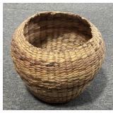 WOVEN RUSH BASKET