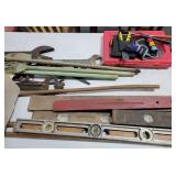 TABLE LOT: HAND TOOLS, GARDEN TOOLS, LEVELS,