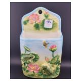 9" FROG WALL POCKET - CERAMIC