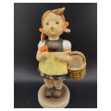 HUMMEL FIGURINE "SISTER" - 5 1/2"