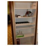 WHITE BOOKSHELF & HOLIDAY Dï¿½COR