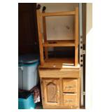 BATHROOM CABINET AND ROLLING STAND