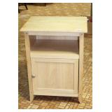SINGLE DOOR STAND