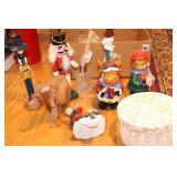 NUTCRACKER & OTHER Dï¿½COR ITEMS