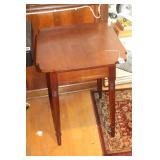 ACCENT TABLE