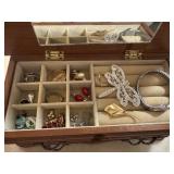 JEWLERY BOX WITH CONTENTS (EARRINGS, ETC.)
