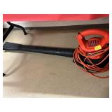 B AND D ELECTRIC LEAF BLOWER AND EXTENTION CORDS