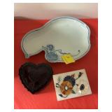 2 TRINKET BOXES WITH SMALL PLATE  (AZUL AND RUBY