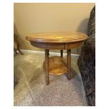OAK SIDE TABLE (23 1/2 X25 1/2)