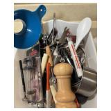 DISH PAN WITH KITCHEN UTENSILS