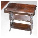 MAHOGANY TABLE W/ BOOK RACK 24x25x14