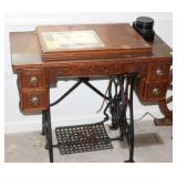 OAK TRADLE SEWING MACHINE BY WHITE