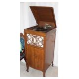 OAK BRUNSWICK VICTROLA, WORKING