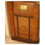 SILVER STONE ANTIQUE RADIO (UNTESTED)