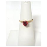 14K GOLD AND RED STONE RING - SIZE: 6 -