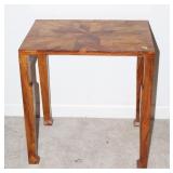 WOODEN END TABLE 22x21x15