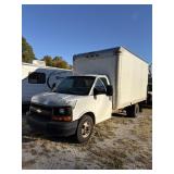 2011 CHEVEROLET BOX TRUCK WITH TOMMY LIFT 226,835