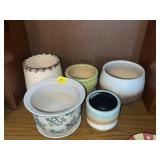 5 CERAMIC FLOWER POTS/PLANTERS