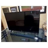LG FLATSCREEN TV W/REMOTE - WORKS!!