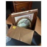 5 PICTURE FRAMES WITH PRINTS