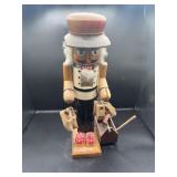 15" SANTAS SHOEMAKER NUTCRACKER