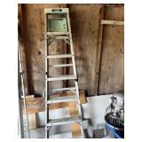 8ft ALUMINUM LADDER