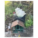 METAL BIRD FEEDER, OUTSIDE FROG DECORATION