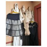 ASSORTMENT OF ANTIQUE & VINTAGE CLOTHING