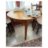 ANTIQUE 36" ROUND DINETTE TABLE